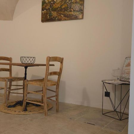 Petit Bonheur Apartment Lauris Bagian luar foto