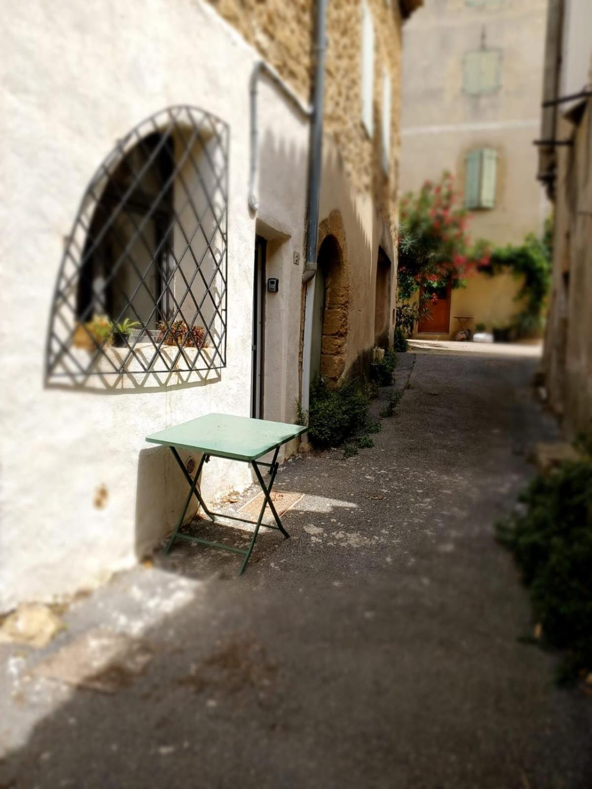 Petit Bonheur Apartment Lauris Bagian luar foto